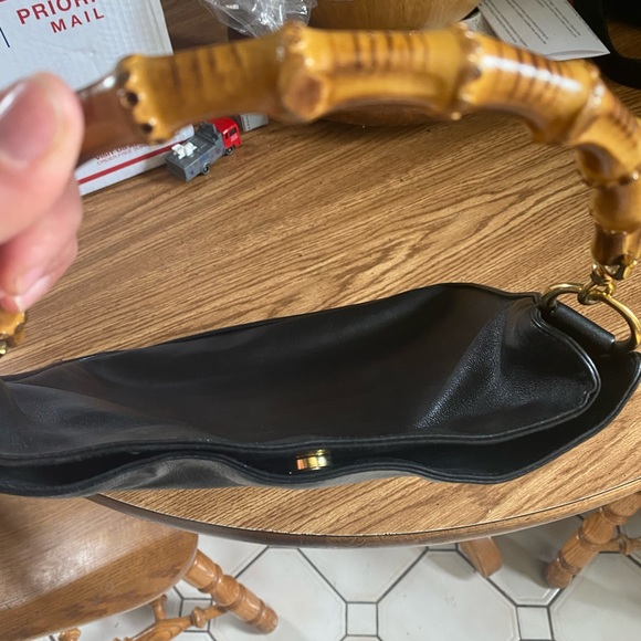 Vintage Black Gucci purse w/ Bamboo Handles - Picture 9 of 13